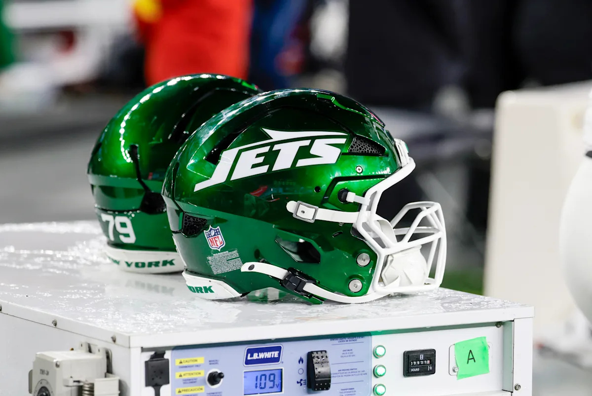 Jets Reinstates Fan in $100K Kick Contest After Backlash